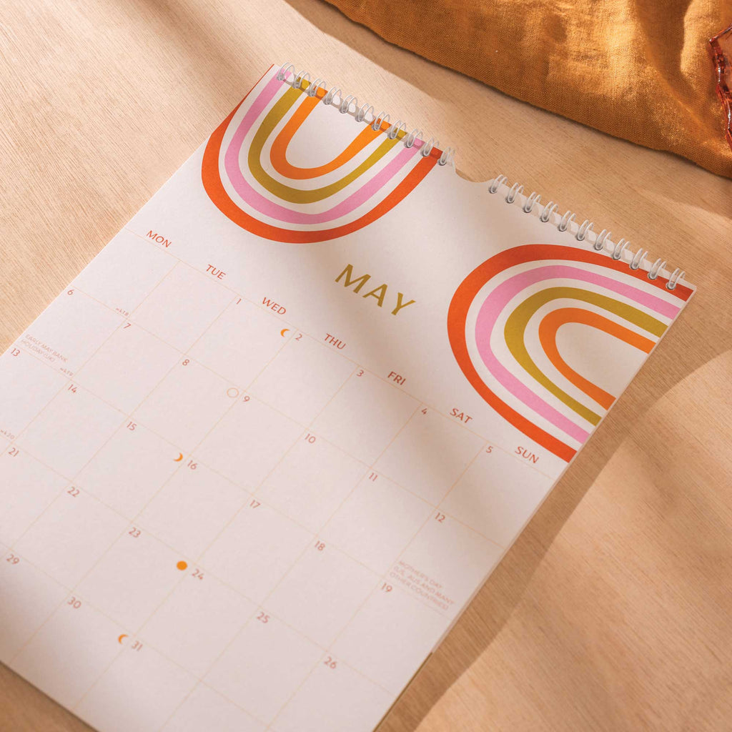 2024 calendar with rainbow shapes
